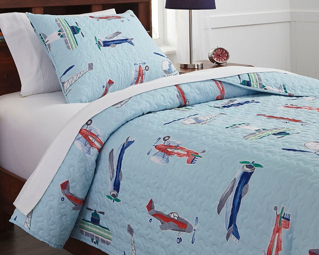 Bedding > Quilts and Coverlets